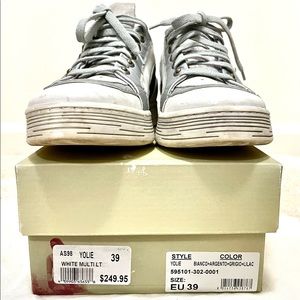 AS 98 Yolie - like new!